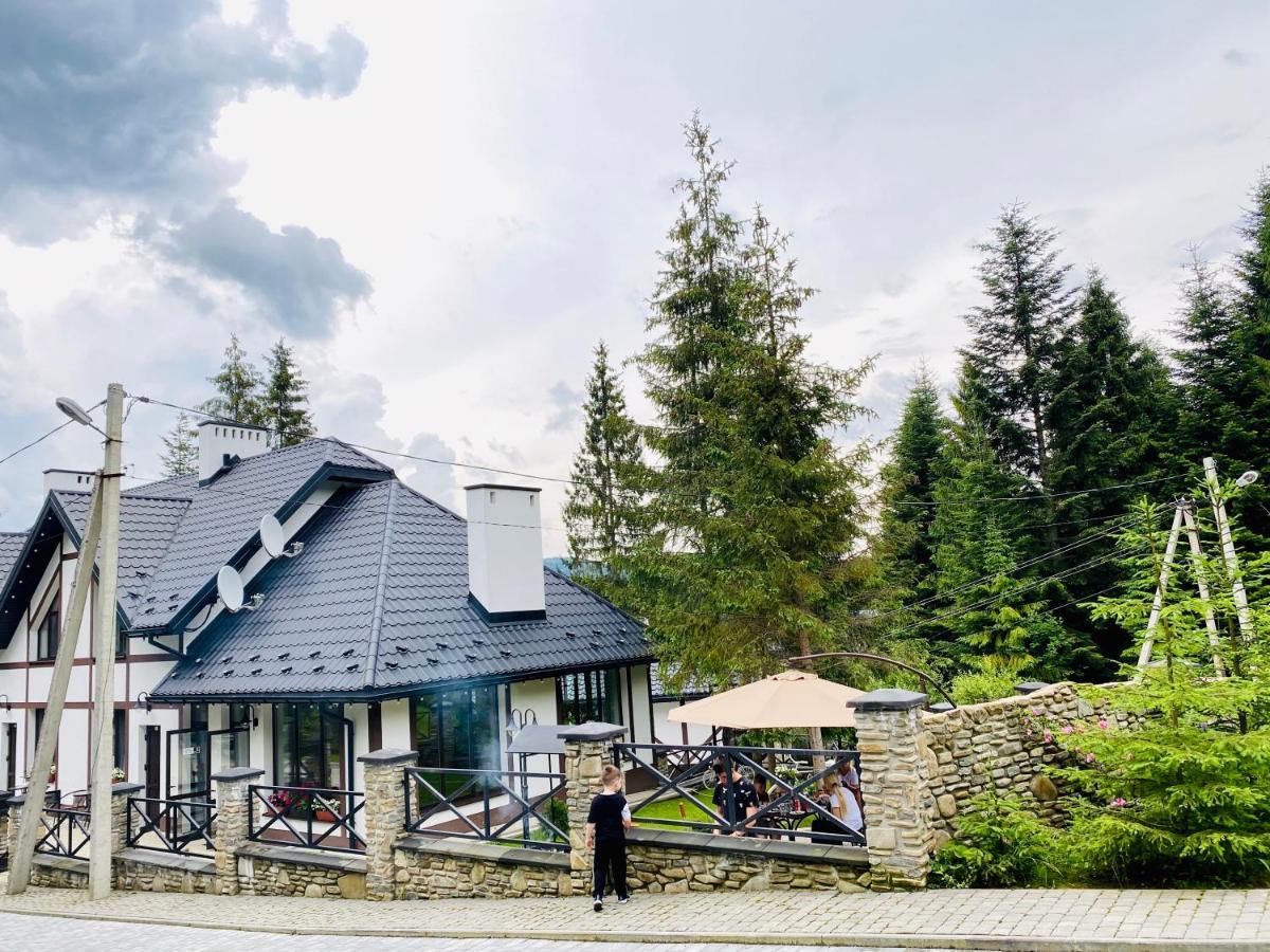 Aparthotel Феєрія Лісу à Skhidnytsia Extérieur photo