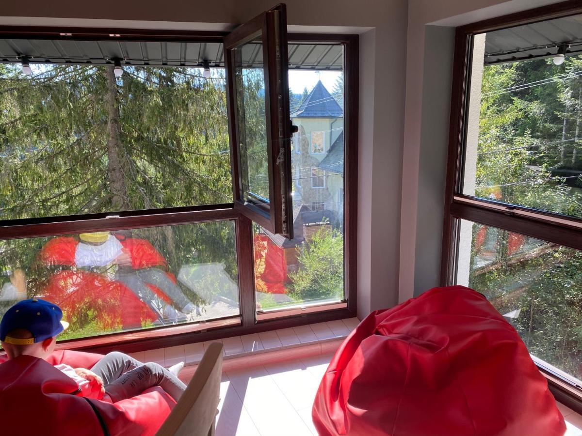 Aparthotel Феєрія Лісу à Skhidnytsia Extérieur photo