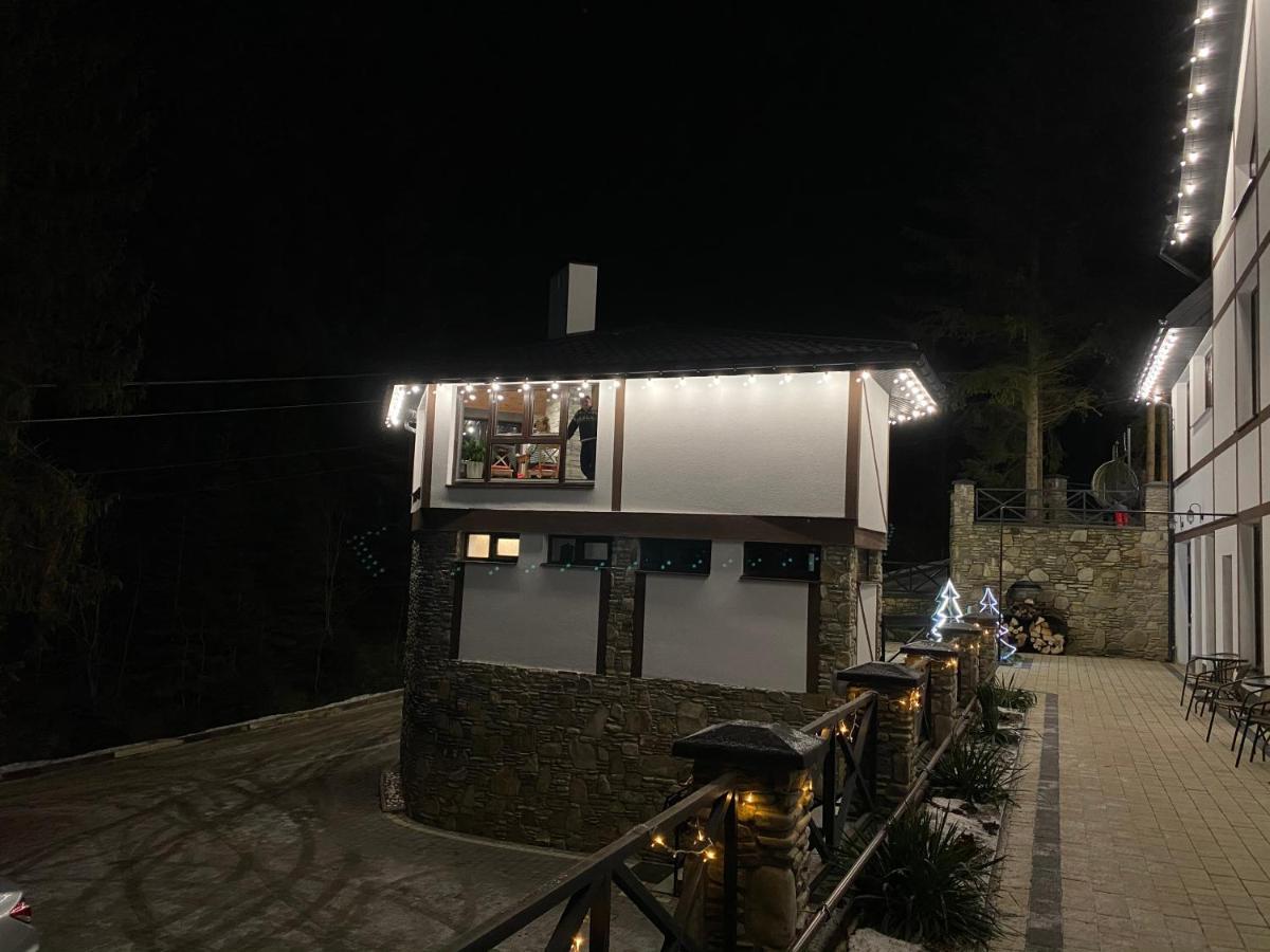 Aparthotel Феєрія Лісу à Skhidnytsia Extérieur photo