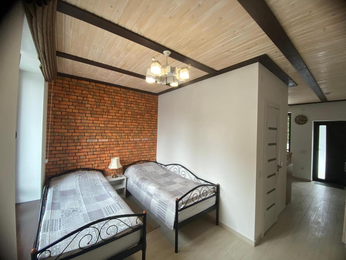 Aparthotel Феєрія Лісу à Skhidnytsia Extérieur photo