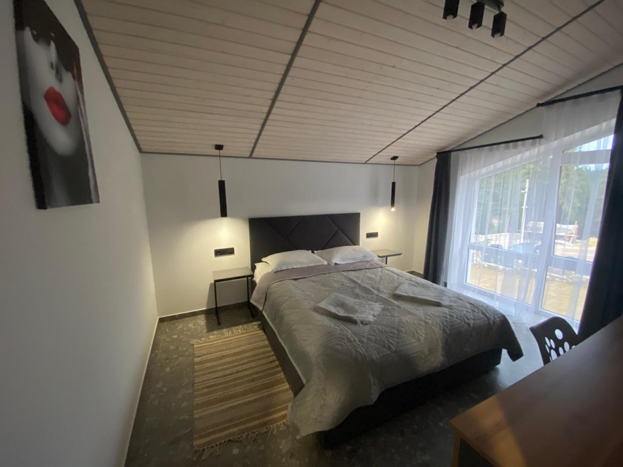 Aparthotel Феєрія Лісу à Skhidnytsia Extérieur photo