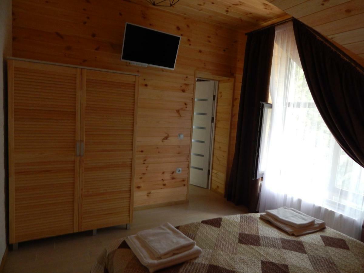 Aparthotel Феєрія Лісу à Skhidnytsia Extérieur photo