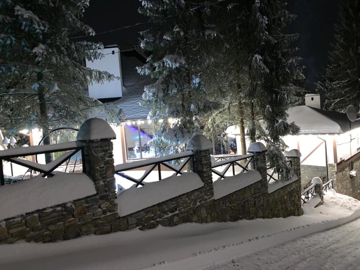 Aparthotel Феєрія Лісу à Skhidnytsia Extérieur photo