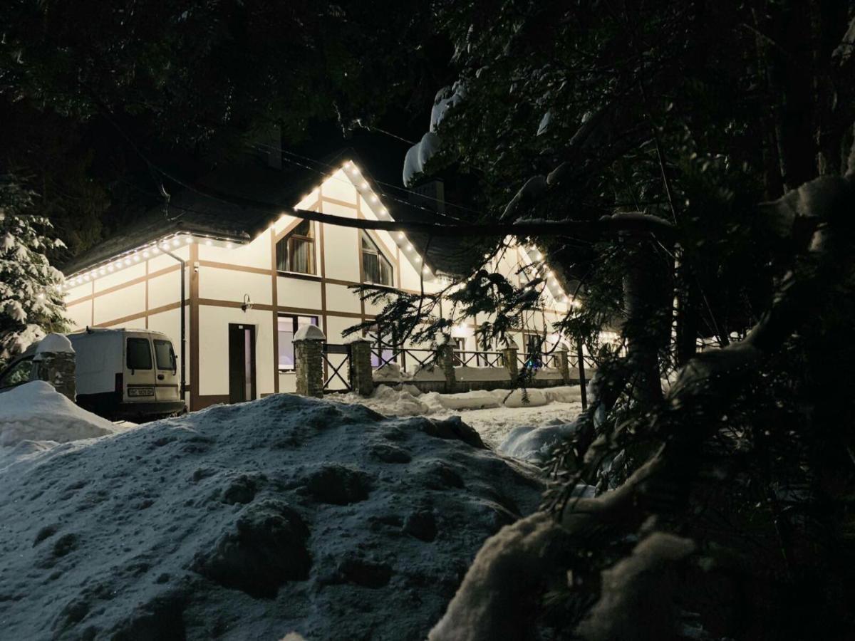 Aparthotel Феєрія Лісу à Skhidnytsia Extérieur photo